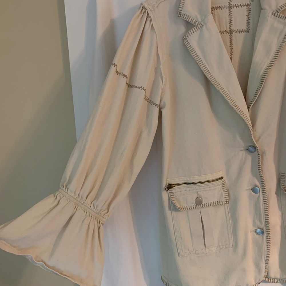 POL off white oversized blazer/shacket with top stitching detail - Picture 5 of 9
